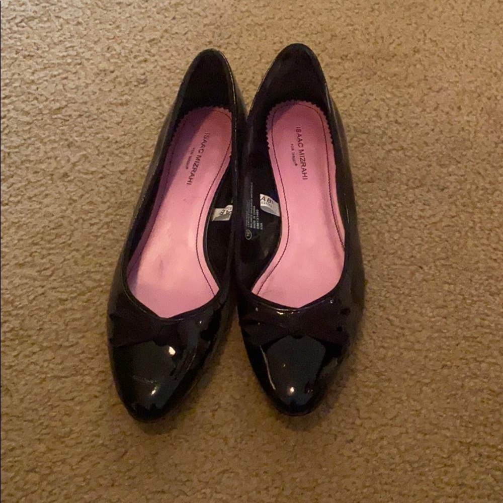 Black close toed low heel